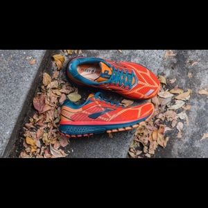 brooks turkey trot shoe